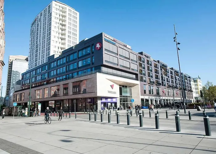 Luxury 3 Rooms Apartment In The Heart Of The City